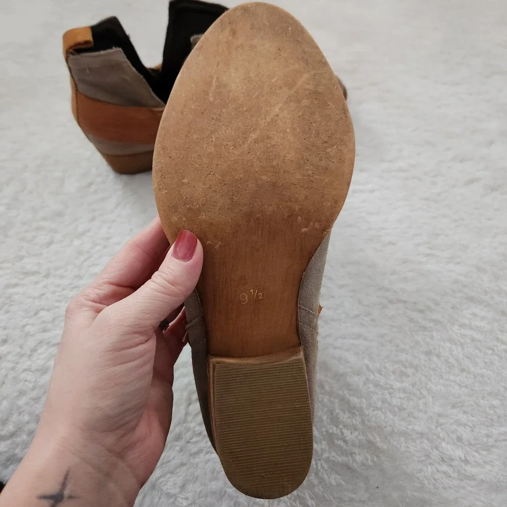 Sly Fox taupe suede